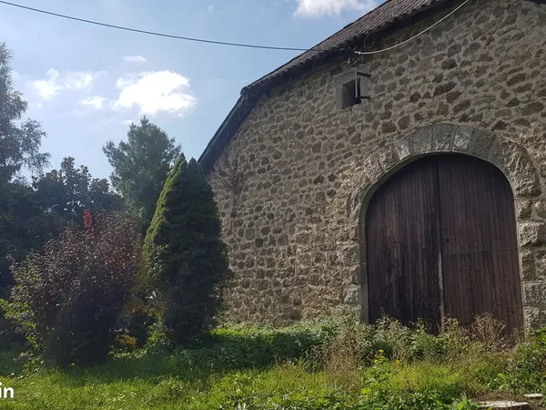 Corps de ferme Cantal 15