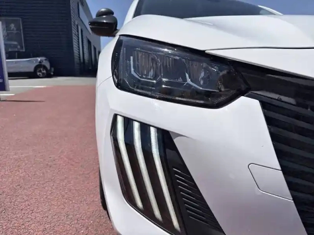 Peugeot 208 electrique 51 kwh 156ch — photo 16