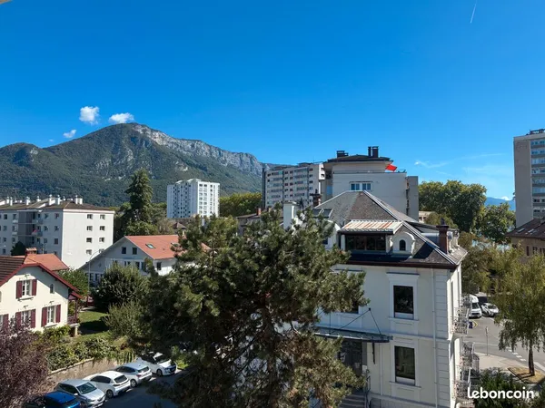 Studio coin nuit annecy triangle d'or