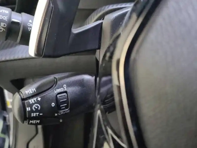 Peugeot 2008 hybrid 145 e-dcs6 — photo 85