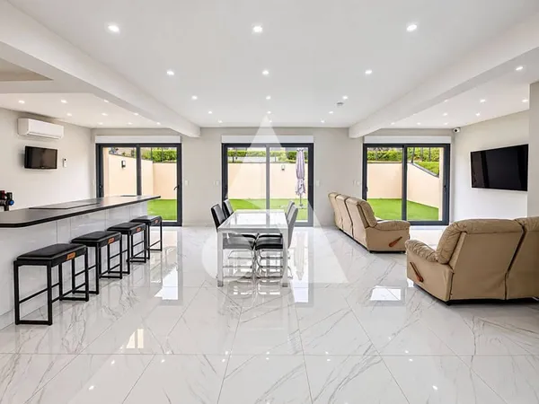 Maison 7 pièces 166 m²