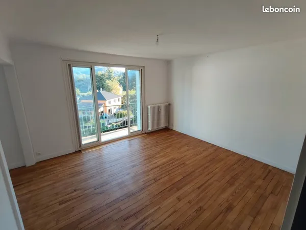 Le Val-d'Ajol - T3 de 75 m² avec jardin, garage et dépendances - 570 CC