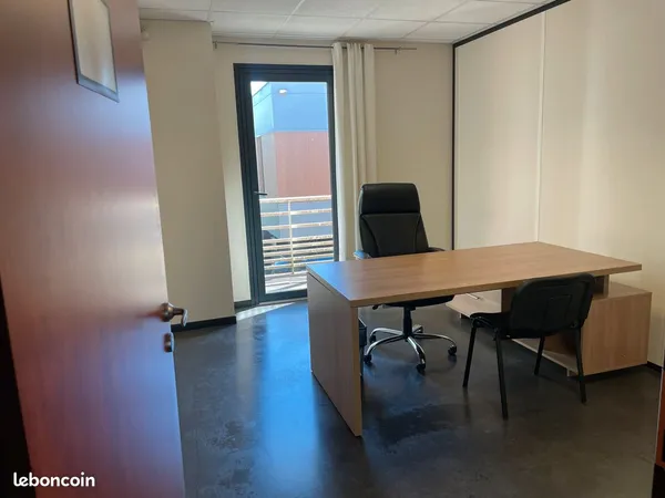 Bureau privatif 14,8 m² - Mérignac proche Aéroport (sortie 11) + 1 place parking