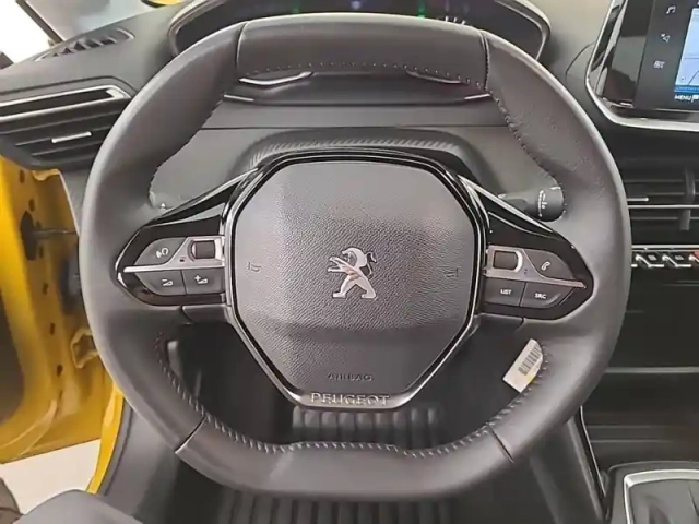 Peugeot 208 puretech 75 s&amp;s bvm5 — photo 9