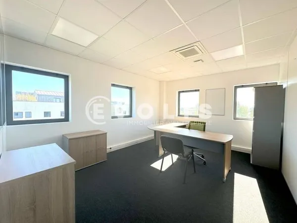 Bureau 167 m²