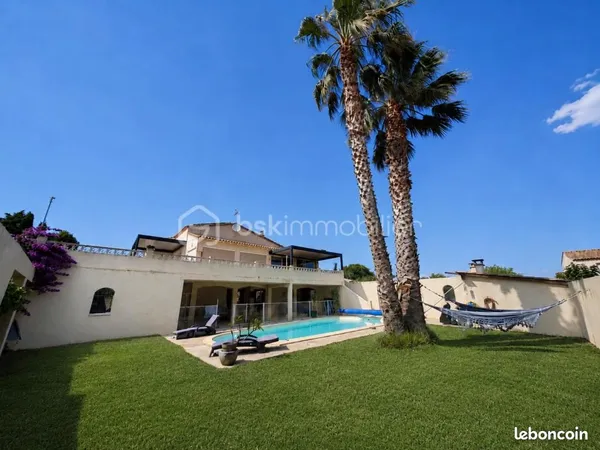 Propriété 6 pièces 233 m²