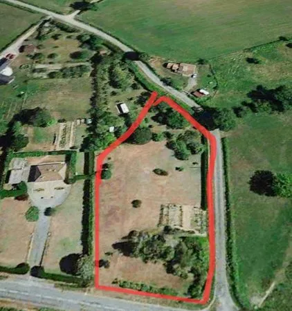 Rare Grand terrain constructible de 4 300 m² - Divisible avec CU -- Secteur Le Grand-Bourg