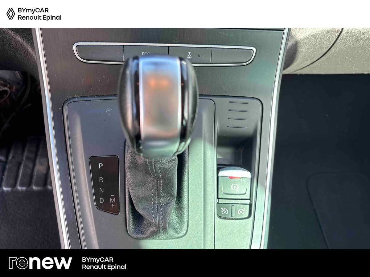 Renault Scenic TCe 140 FAP EDC — photo 22