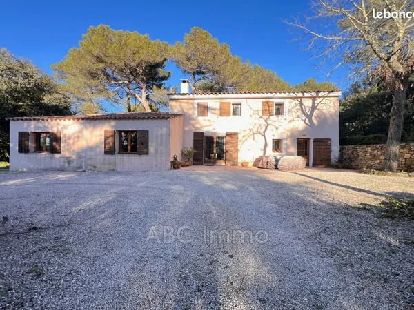 Villa 4 pièces 114 m²