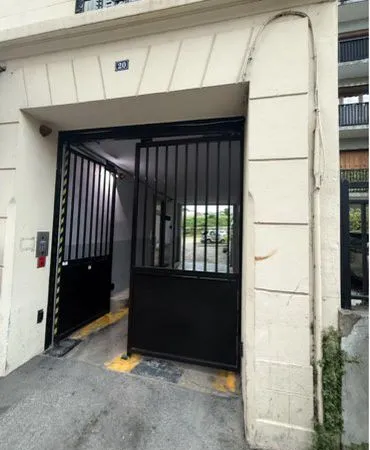 Box de 13,50 m2 Gare du Raincy