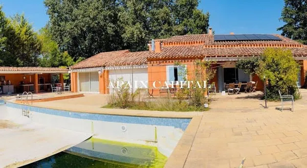 Villa 6 pièces 240 m²