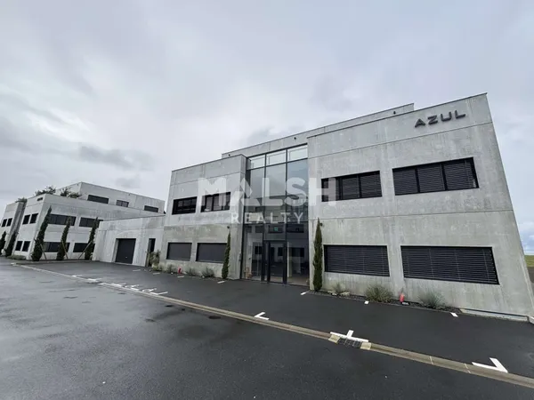 Local d'activités 382m² à louer à Rillieux-la-Pape