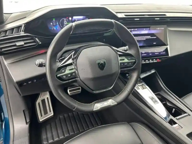 Peugeot 408 phev 225 e-eat8 — photo 9