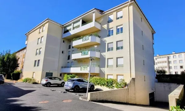 VILLEFRANCHE-SUR-SAÔNE. Appartement en résidence sécurisée a