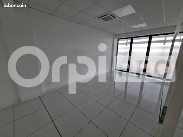 Bureau 128 m²
