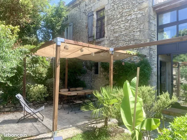 Maison 8 pièces 270 m²