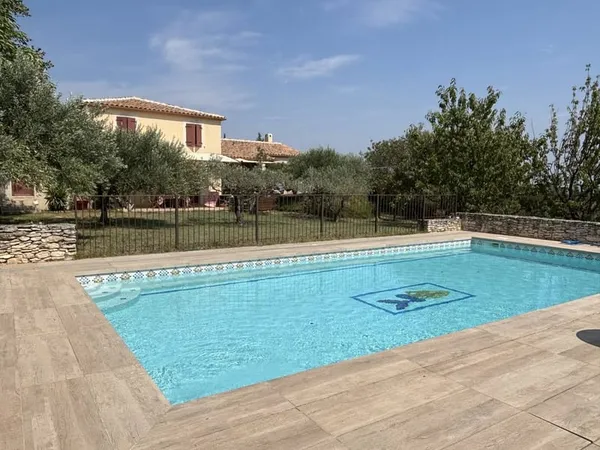 Rochefort-du-Gard 150 m2 sur 1525 m2 + 670 m2 avec permis de construire