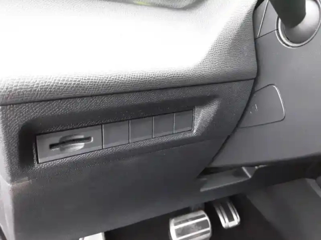 Peugeot 308 puretech 130ch s&amp;s eat8 — photo 22