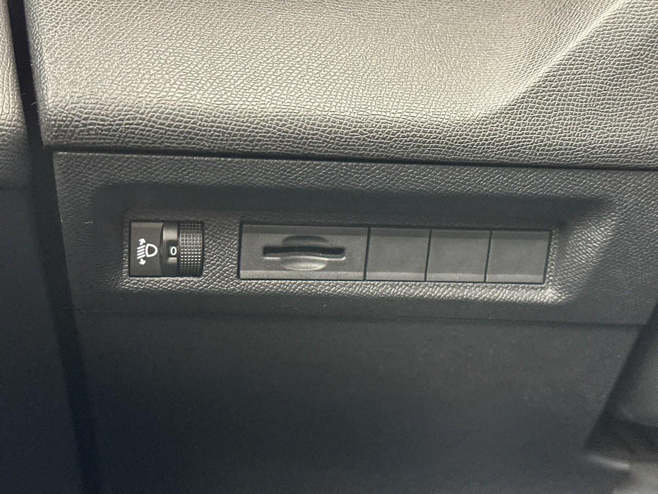 Peugeot 308 puretech 130ch s&s bvm6 allure — photo 16