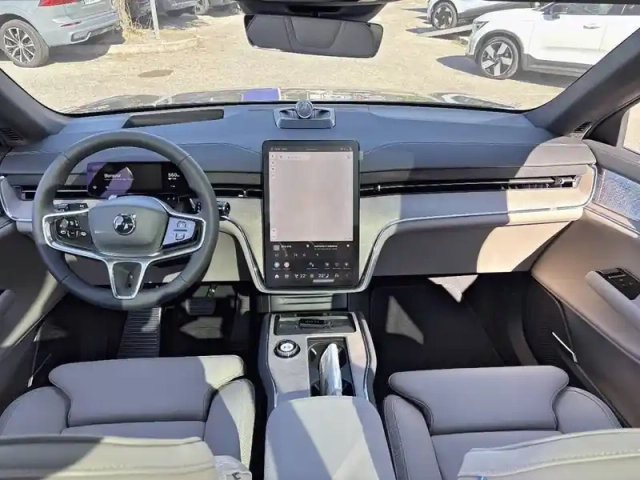 Volvo Ex90 twin performance awd 517 ch 1edt — photo 10
