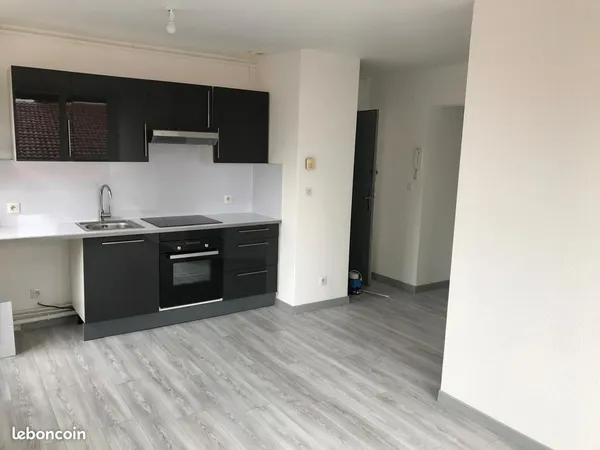 Bel appartement T2 proche commodités et autoroute