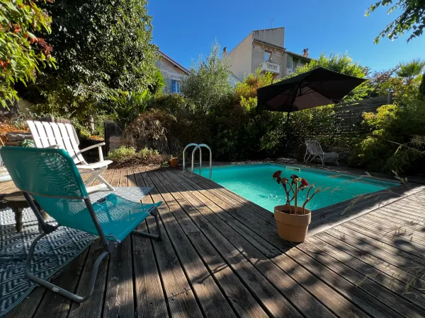 Vends maison avec jardin et piscine