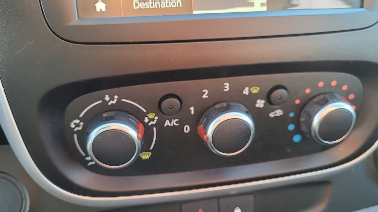 Renault TRAFIC FGN L1H1 1200 KG DCI 120 — photo 21