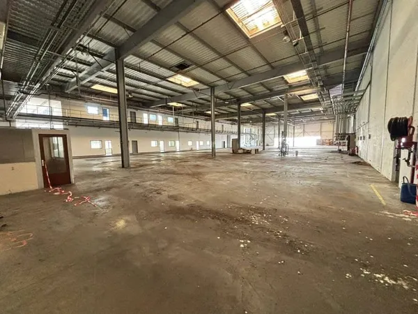 Entrepôt 10000 m²