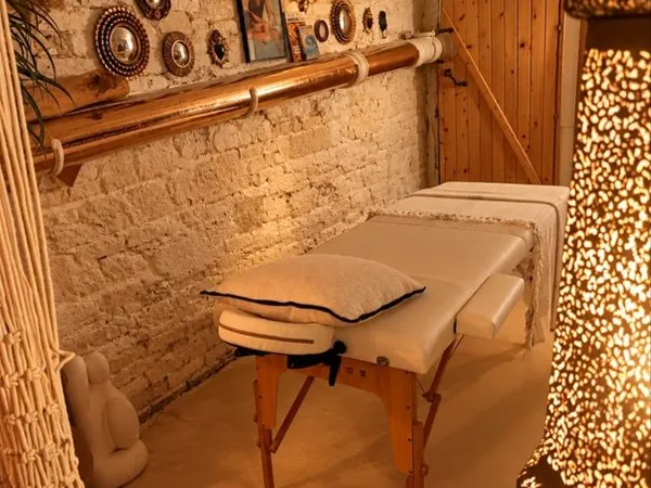 Paris 10e - Salle de massage et soins équipée à louer dès 140 /jour