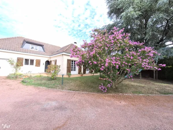 Maison 9 pièces 200 m²