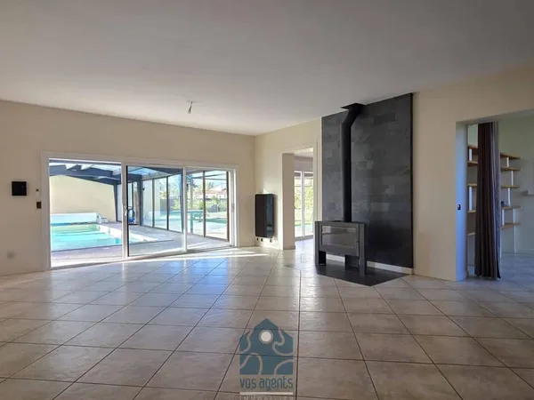 Maison de plain-pied 6 pièces 175 m²