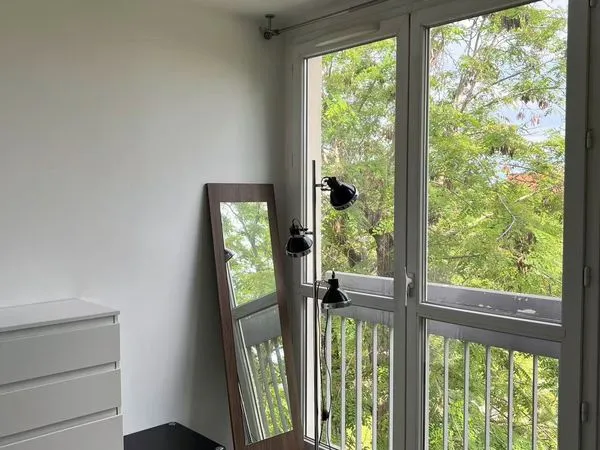 Chambre meublée 14 m² - Cergy - 7 min ESSEC / Gare
