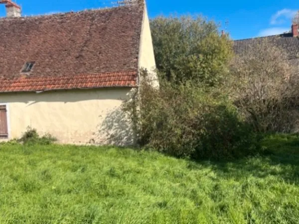Terrain à batir 645 m2. Orval 18200