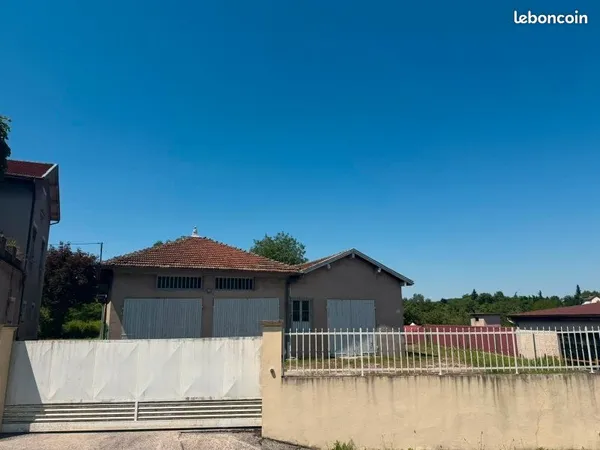 Bâtiments Artisanaux / Stockage 298m²