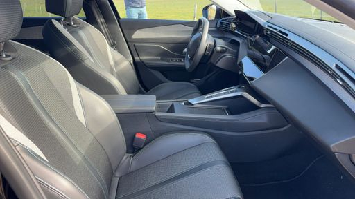 Peugeot 308 SW 1.2 PureTech 130 EAT8 - Allure – 2024 – 55408 km – Essence – Boîte Automatique — photo 12