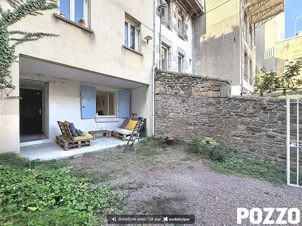 Appartement Granville 1 pièce 21.85 m2 Courette et terrasse