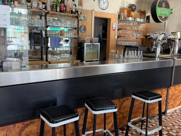 Restaurant rentable - Fort potentiel - Départ en retraite - Loyer exceptionnel 640