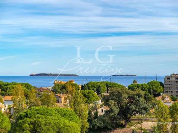 Coup de coeur en bord de mer. Vue panoramique.