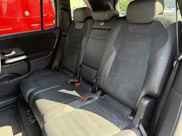 Mercedes Glb 200 d amg line — photo 14