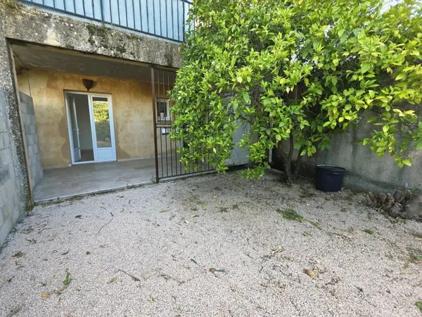 Appartement T3 avec terrasse et jardin