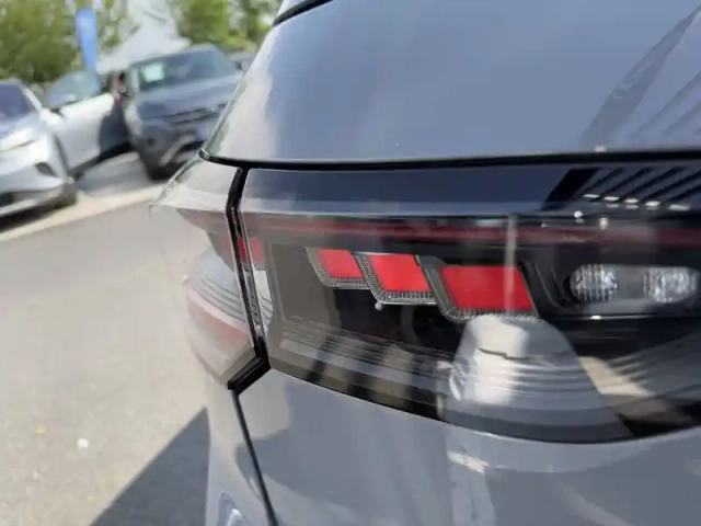 Volkswagen Golf 1.5 ehybrid 204 dsg6 — photo 12
