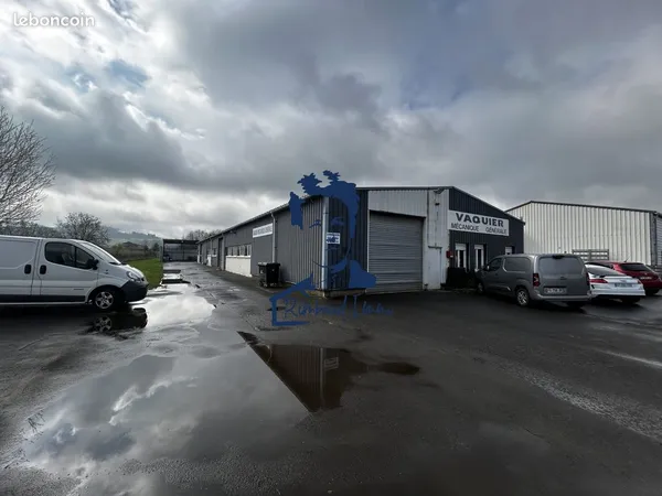Local 762 m² Donchery