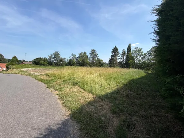 Terrain constructible de 1088 m²