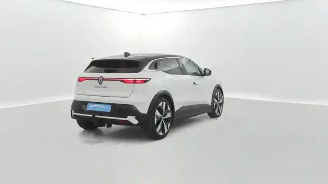 Renault Megane e-tech ev60 220 ch optimum charge — photo 11