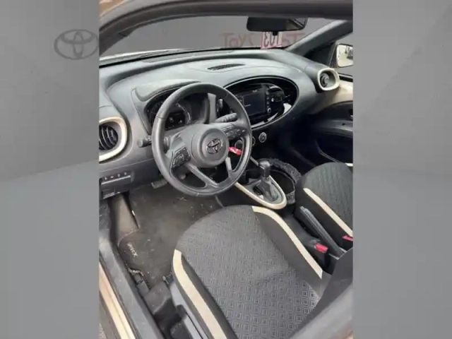 Toyota Aygo 1.0 s-cvt 72 design — photo 10