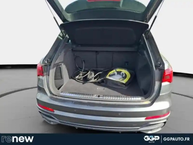 Audi Q3 45 tfsi e 245ch s line s tronic 6 — photo 9