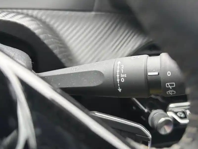 Peugeot 208 puretech 75 s&amp;s bvm5 style — photo 18