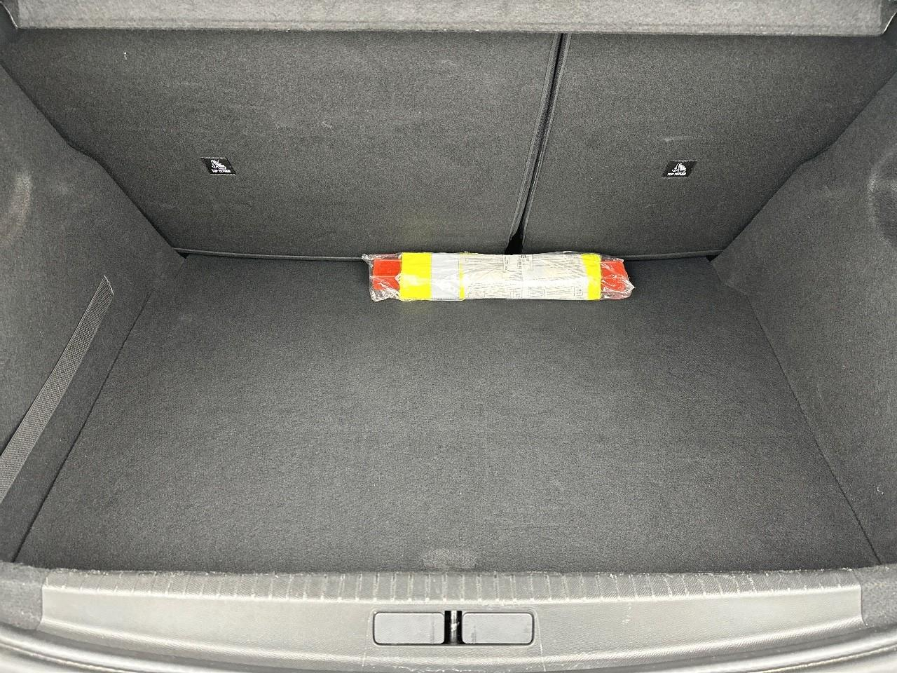 Peugeot 208 puretech 100 s&s eat8 gt — photo 6
