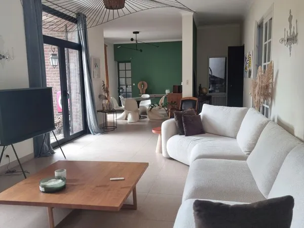 Maison 8 pièces 326 m²