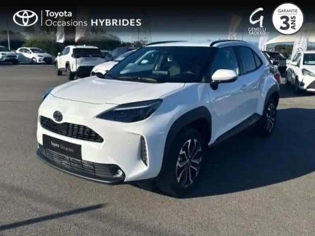 Toyota Yaris cross 130h design mc24